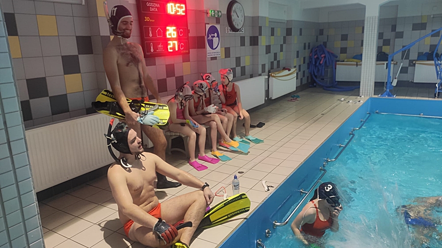 Hokej pod wodą Walenie Siemianowice Śląskie Trening 26 XI 2022. Koniec Walenia czyli Amatorska Liga Hokeja Pod Wodą